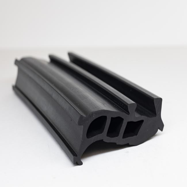 Al Akhtam Almataatiat Lil Anabib Albilastikia